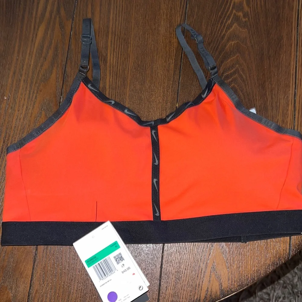 Unattached NWT Nike sports bra - Picture 1 of 3